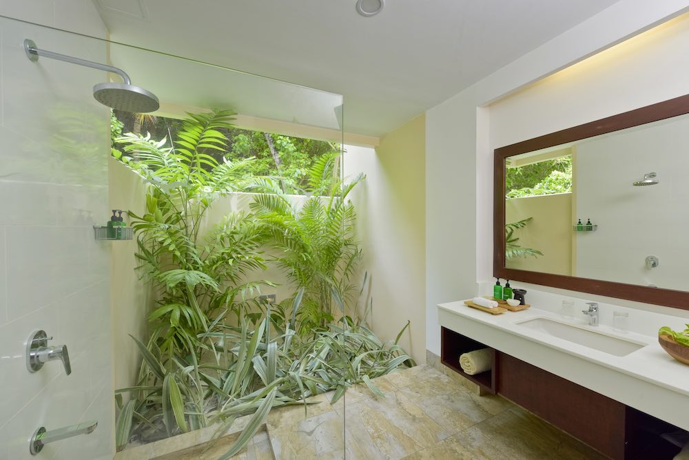 Superior Beach Room at Summer Island, view 4